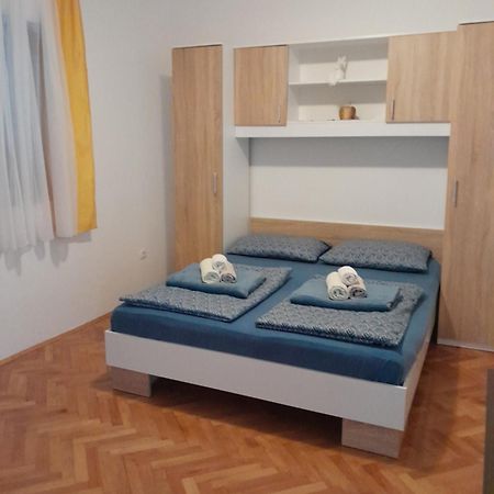 Apartman Larus Starigrad Paklenica Exteriör bild
